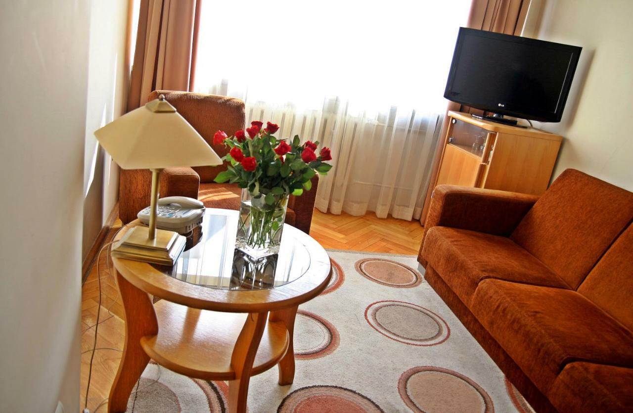 Hotel Ratuszowy Włocławek エクステリア 写真