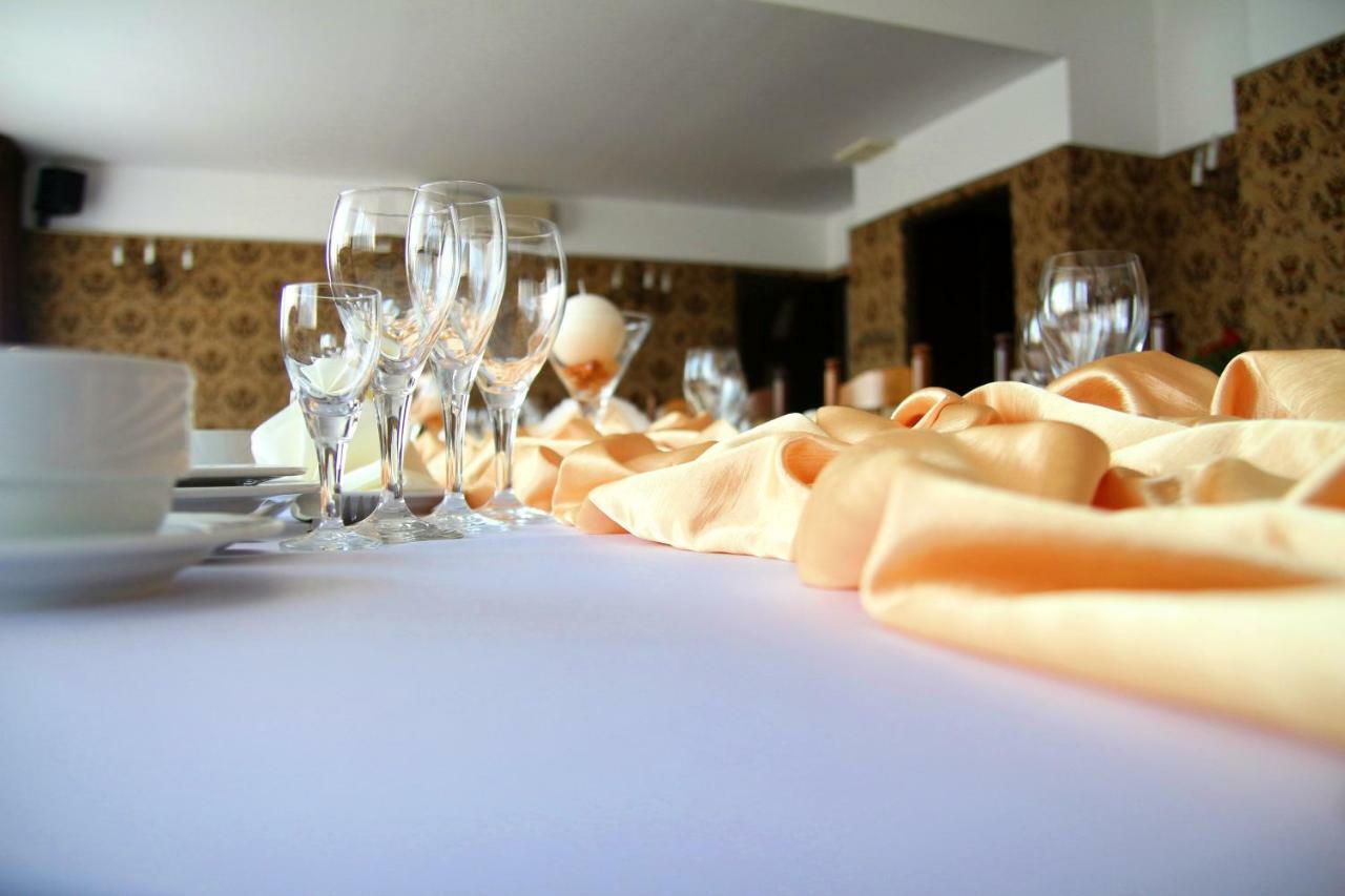 Hotel Ratuszowy Włocławek エクステリア 写真